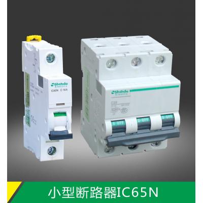 Schneider/施耐德電氣 iC65N 3P C4A  微型斷路器